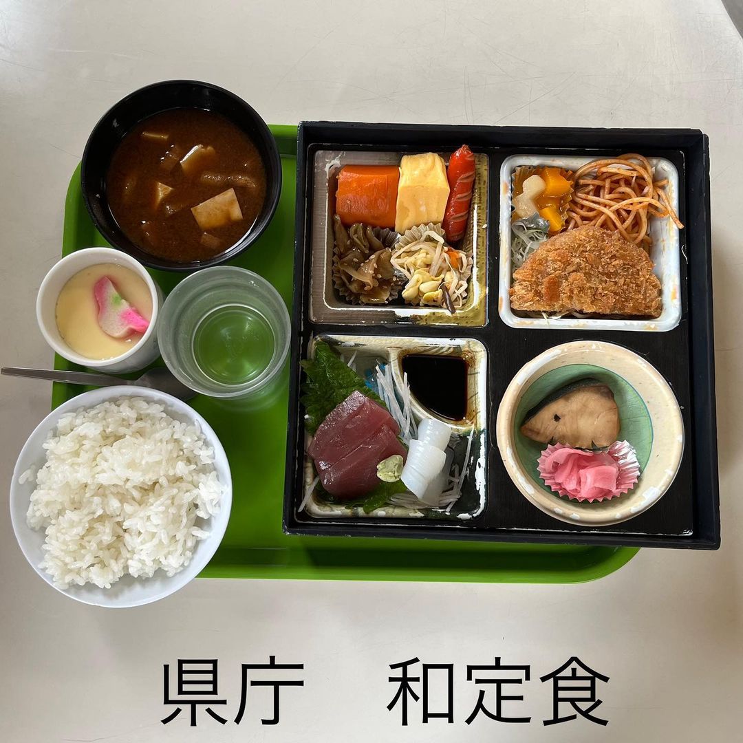 掌事務について説明がありました。
お昼ごはんは県庁食堂にて和定食。最近ハマってます。